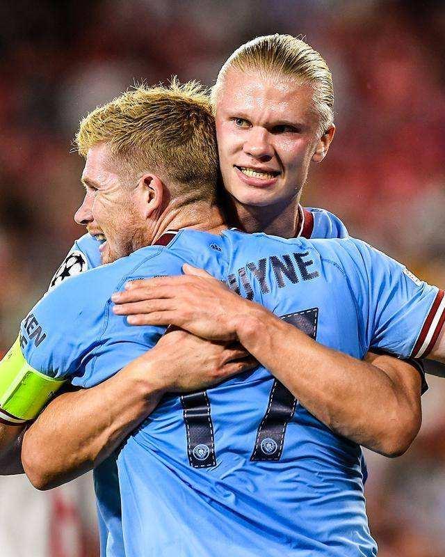 阿尔及利亚7次参加非洲杯5次止步小组赛，两次出线均夺冠（阿尔及利亚非洲杯7次亮相5次小组出局，仅两次晋级皆夺冠）