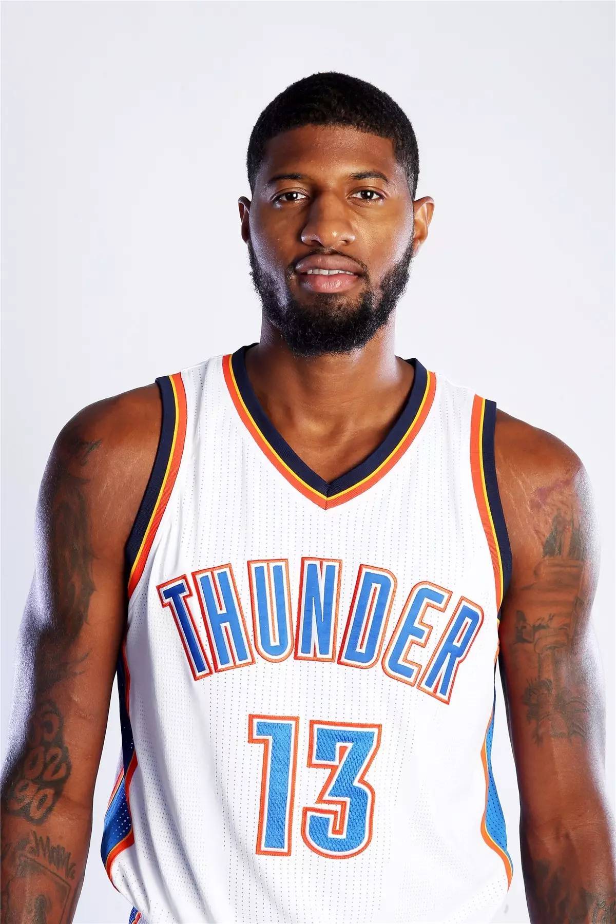 篮球三分球命中率解析：巴特勒领跑，库里表现稳健（三分球命中率解读：巴特勒居首，库里发挥稳定）