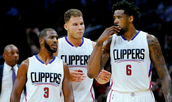 曼城大幅轮换？夸安萨：他们今晚首发的球员有些也是世界级的（夸安萨谈曼城轮换：今晚首发同样不乏世界级球员）