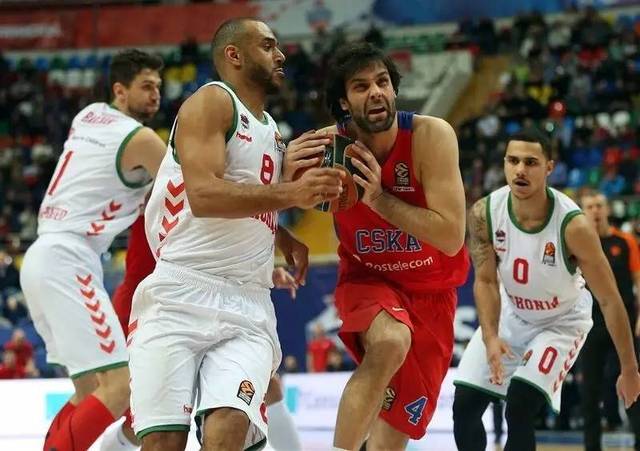 湖人末节连续得分，锁定胜局（湖人末节一波流锁定胜局）