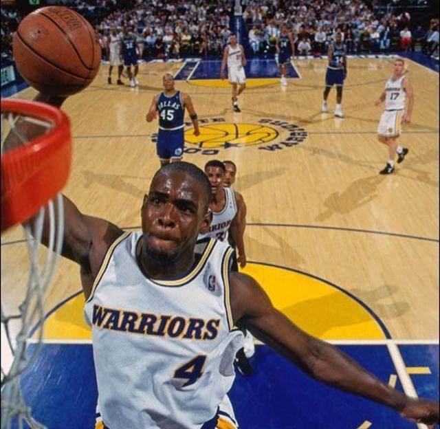 意甲战报：索尔斯比头球制胜，热那亚2-1力克维罗纳（意甲：索尔斯比头球建功，热那亚2-1击败维罗纳）