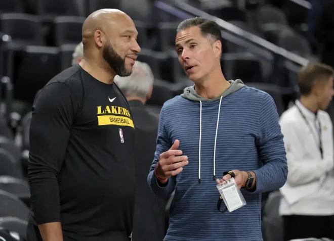 KD：伊森能从1防到5&手快又准 我告诉他要适应首发球员的上场时间（KD称伊森可防1至5号位、手速又快又准：已要求他适应首发出场时间）