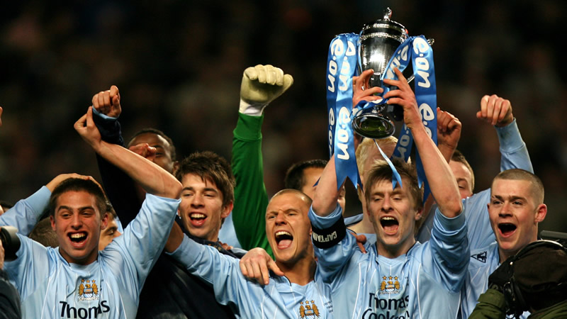 唐斯回归故地，重温旧梦（唐斯重返旧地，追忆往昔）