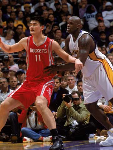 五大联赛积分榜：阿森纳2分领跑英超，巴萨4分优势领跑西甲，拜仁8分断层领先（五大联赛积分榜速览：英超阿森纳+2领跑，西甲巴萨+4居首，德甲拜仁领先8分）