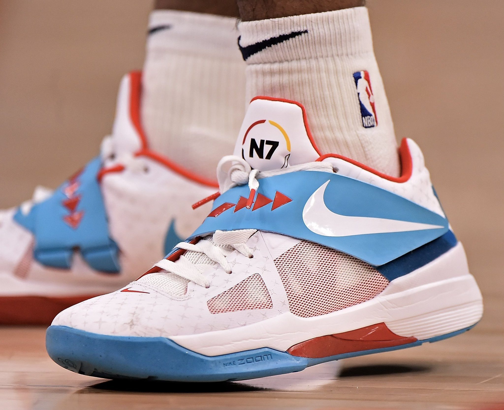 切利克：永远难忘里尔赢得法甲，有巴黎这样对手夺冠并不容易（切利克：里尔法甲夺冠终生难忘，对阵巴黎登顶并不容易）