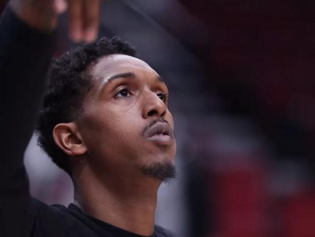 皇马官方：完成欧冠前最后一练，姆巴佩、卡马文加在室内训练（皇马通报：欧冠前最后一练收官，姆巴佩与卡马文加在室内训练）