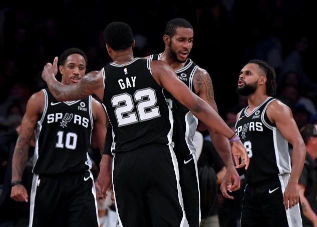 梅西带队夺冠！他是季后赛MVP！他让迈阿密国际从垫底到冠军！（梅西率队封王，荣膺季后赛MVP，助迈阿密国际从榜尾逆袭夺冠）