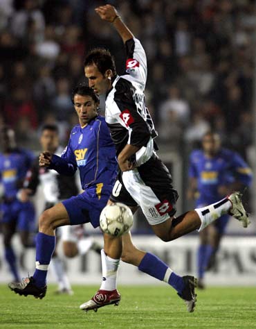 足球报：铜梁龙将在今日官宣刘建业担任新帅（《足球报》：铜梁龙今日官宣刘建业出任主教练）