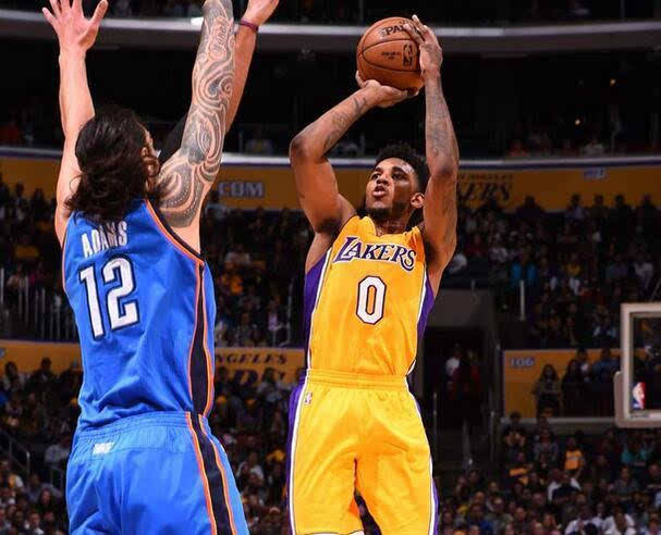 TA：勒沃库森的防守坚如磐石，曼城两侧防线存在巨大漏洞（TA：勒沃库森后防固如金汤，曼城两翼防线漏洞百出）