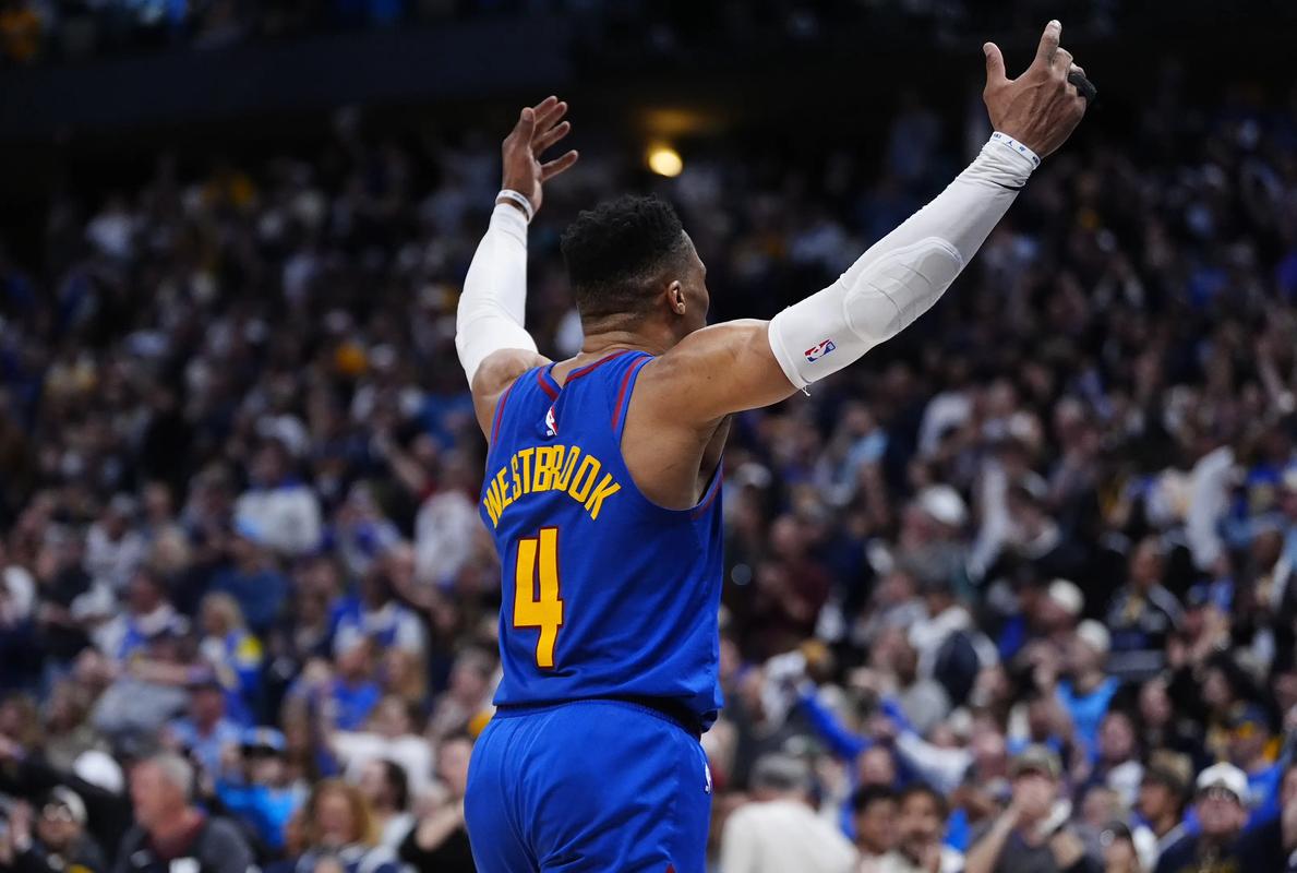 21岁的天空：最佳新人博格巴2014年巴西世界杯个人集锦（21岁正当时：博格巴荣膺最佳新人 2014巴西世界杯个人高光集锦）