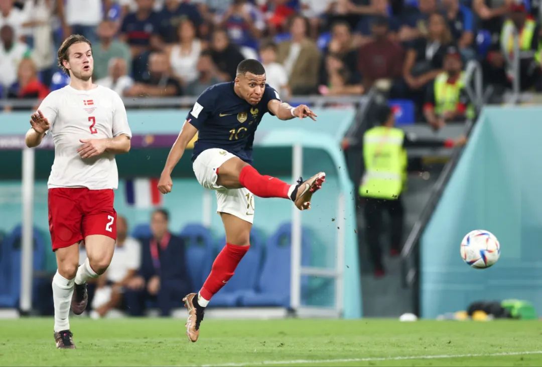 苦苦支撑！唐斯半场13中9&罚球6中5砍24分 球队无其他人得分上双（孤身苦撑！唐斯半场13投9中、6罚5中砍24分 队友无人得分上双）