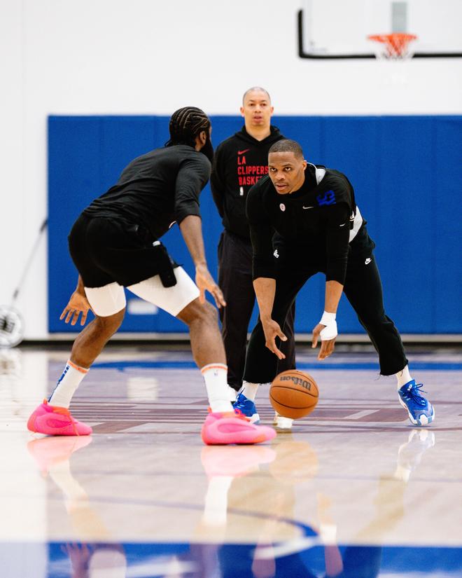 足球欧洲媒体评最佳11人阵容，无人争议（欧洲媒体评出足球最佳11人阵容，一致认可）