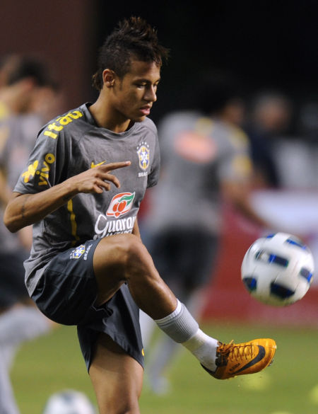 皇马2025年四大皆空，阿隆索接棒安帅压力骤增（皇马2025颗粒无收，阿隆索接任安帅压力倍增）