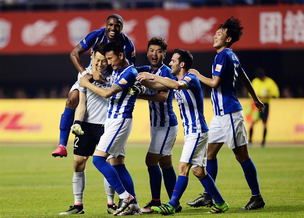 瑞典青年足球主管指责哥本哈根足球俱乐部挖走八岁球员（瑞典青训主管指控哥本哈根俱乐部挖走8岁小将）