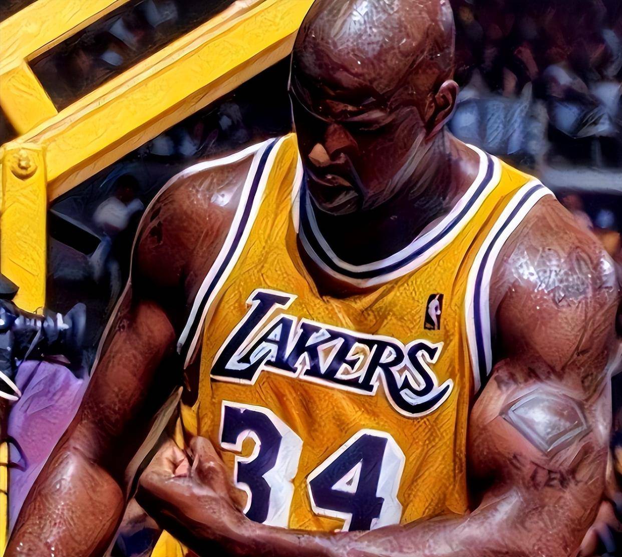 抽象！加纳乔一对一尝试假动作晃动带球过人，直接将球传给对手（离谱一幕！加纳乔单挑频做假动作欲过人，却将球直接送给对手）