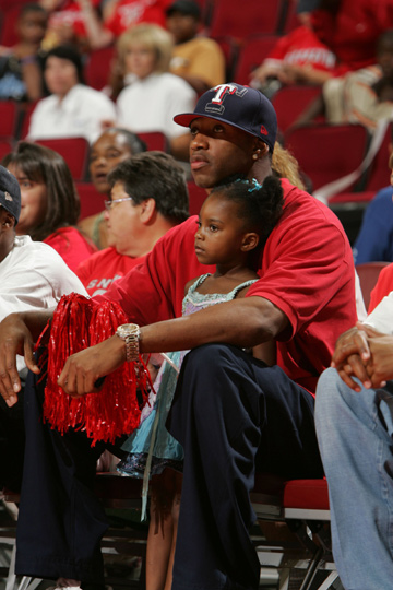 曼联7000万英镑签下亚当·沃顿的交易在水晶宫承认拜仁计划从老特拉福德挖角后加速进行。（水晶宫证实拜仁意图从老特拉福德挖角后，曼联以7000万英镑签下亚当·沃顿的交易加速推进）