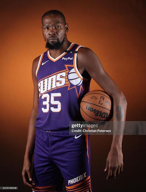 瓜帅将迎执教生涯第1000场比赛，此前999场715胜40座重要奖杯（瓜迪奥拉将迎教练生涯第1000战：前999场715胜，收获40项重要荣誉）