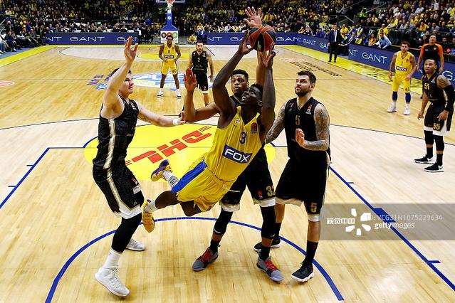 意甲俱乐部球衣胸前广告赞助费TOP10：米兰双雄3000万并列第1（意甲球衣胸前赞助费前十榜：米兰双雄以3000万并列第一）