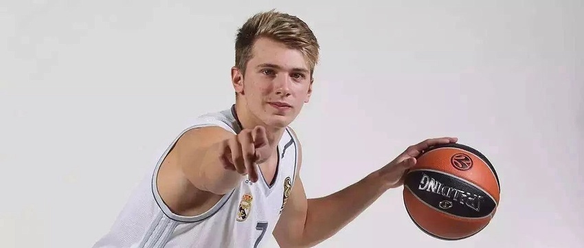 英超第18轮裁判选派：安东尼·泰勒吹罚曼联vs纽卡焦点战（英超第18轮裁判安排：安东尼·泰勒执法曼联对阵纽卡的焦点之战）