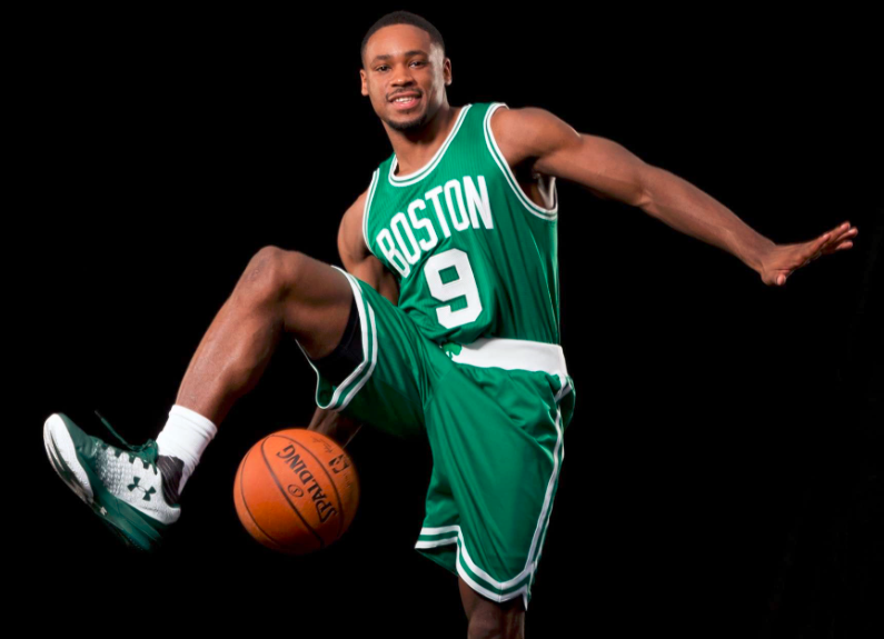 广州队年轻球员愈发成熟（广州队小将日趋老练）