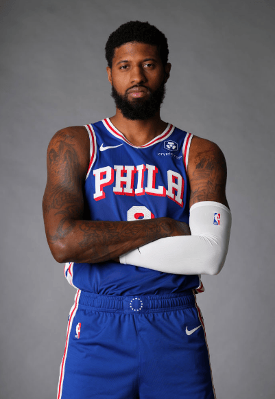 足球中超球队前锋脚踝受伤，赛季恐报销（中超球队锋线大将脚踝受伤，赛季或提前报销）