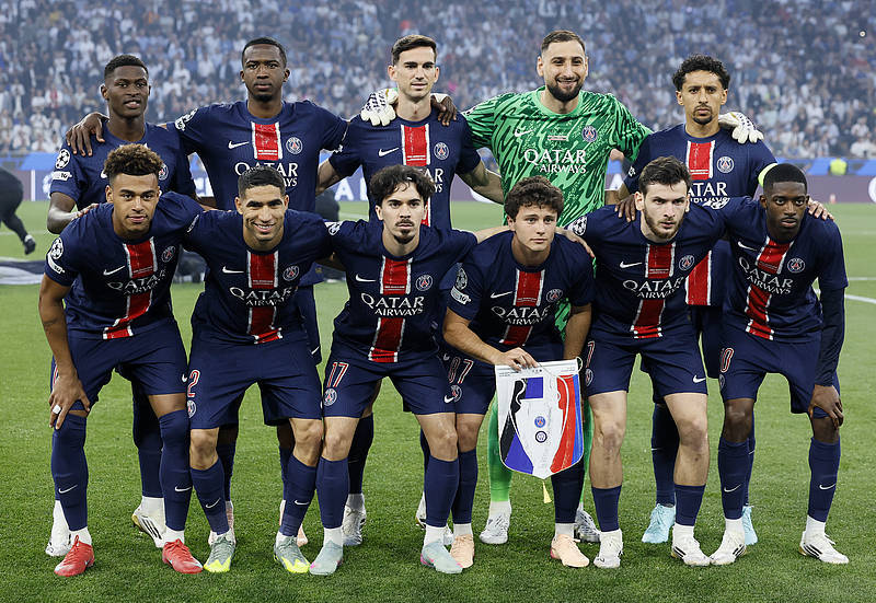 天空记者：齐尔克泽想继续留在曼联并为自己的位置而战（天空体育记者：齐尔克泽愿留曼联，继续争夺位置）