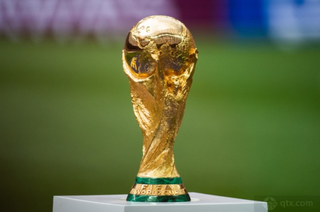 记者：哲凯赖什手指骨折，但他带伤坚持参加比赛和训练（记者披露：哲凯赖什手指骨折，仍带伤参加比赛与训练）