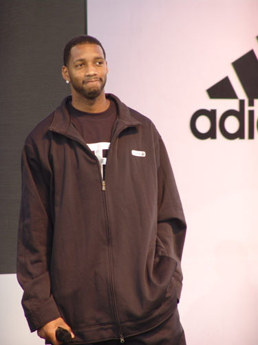 中国青年球员王钰栋将加盟德乙达姆施塔特，开启欧洲留洋之路，为中国足球注入新活力。（王钰栋即将签约德乙达姆施塔特，欧洲留洋启程为中国足球增添活力）