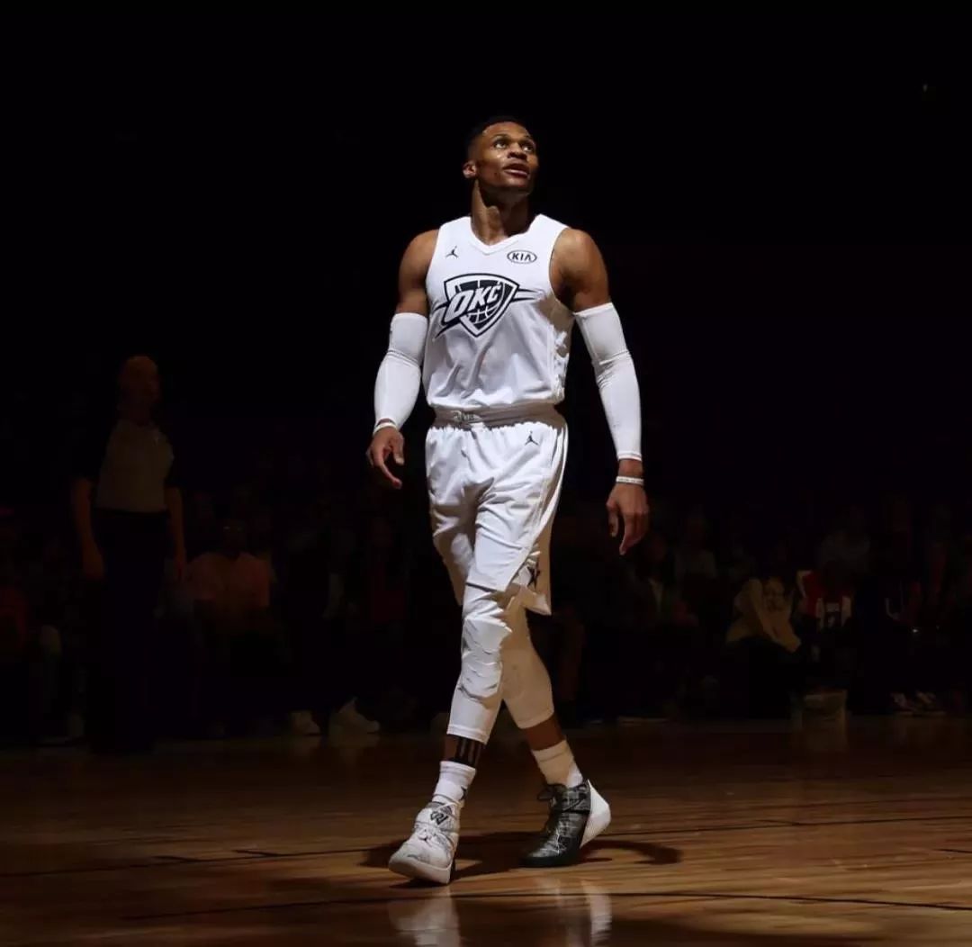 追平C罗创造的纪录，姆巴佩社媒发文向C罗致敬，后者回复（姆巴佩追平C罗纪录，社媒致敬获C罗亲自回应）