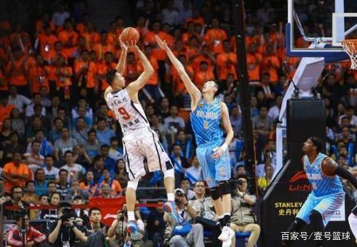 斯科尔斯：梅努需要离开 不理解俱乐部允许阿莫林这样对待他（斯科尔斯：梅努该走了，难以理解俱乐部纵容阿莫林如此对他）