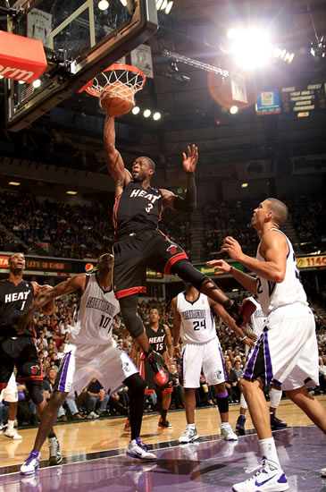 阿隆·戈登新一代签名鞋AG 6全新亮相，引领时尚潮流（阿隆·戈登AG 6签名鞋重磅登场，引爆时尚风潮）